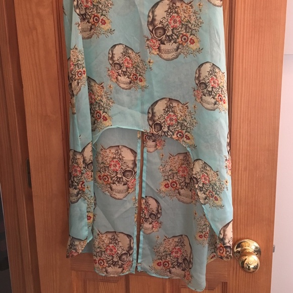 LF Skulls High Low Chiffon Tank - Picture 2 of 4