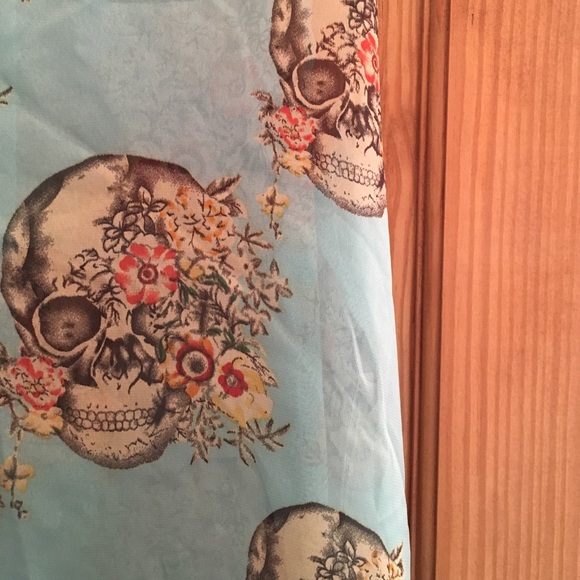 LF Skulls High Low Chiffon Tank - Picture 3 of 4