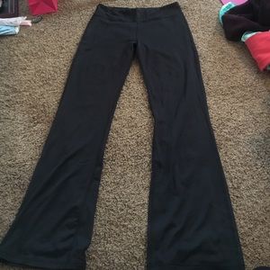 Black flare yoga pants American E never been worn