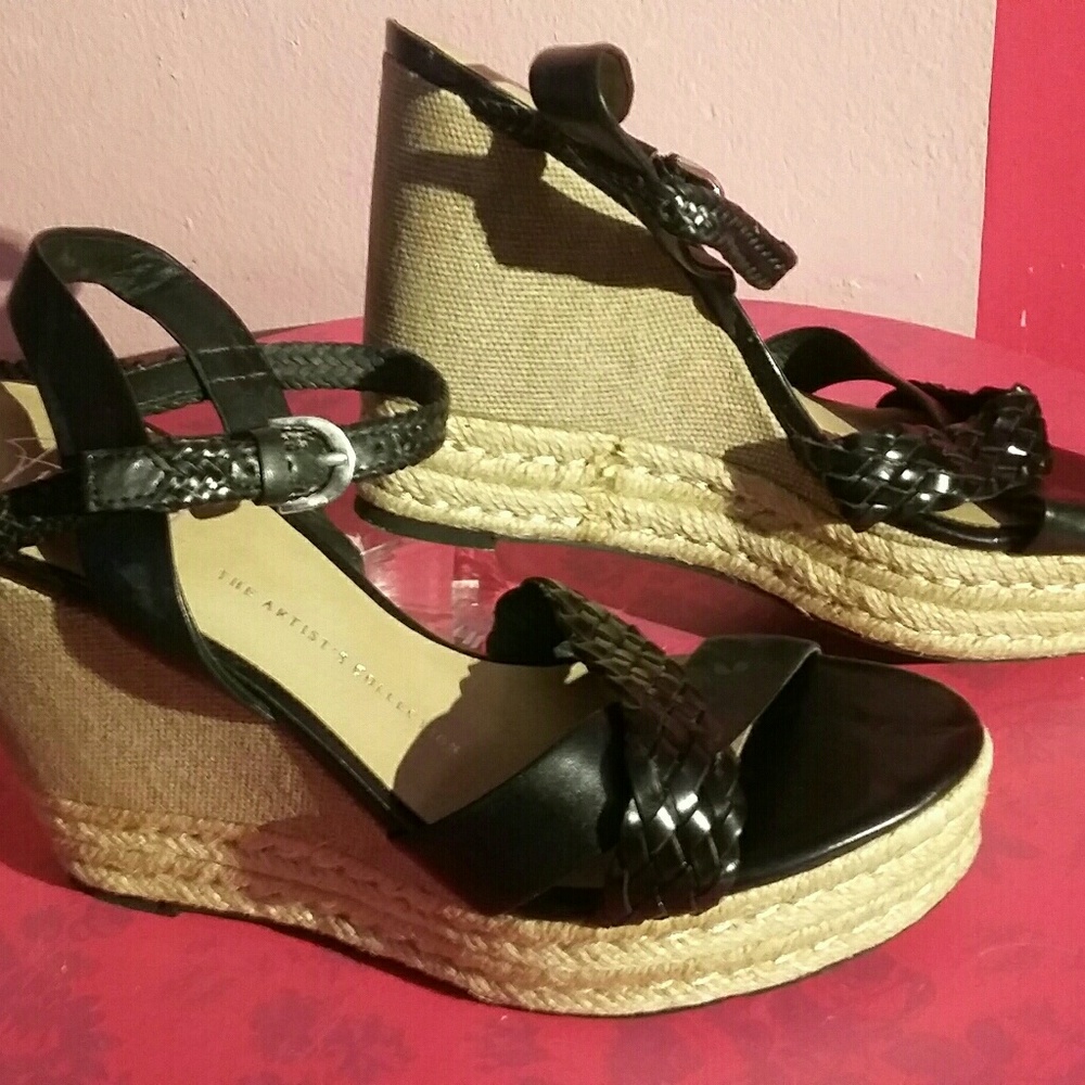 Classy black sandals for casual wear