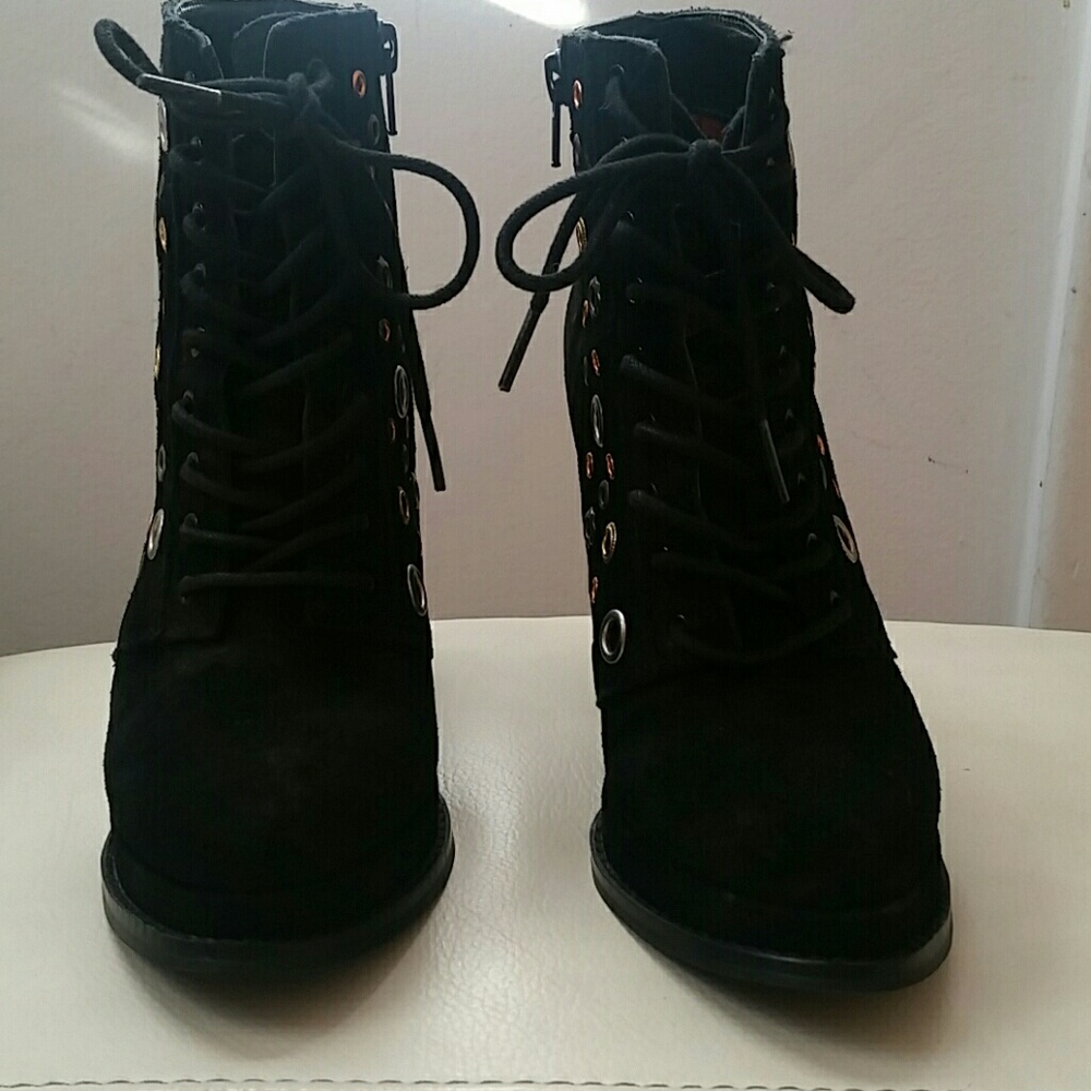 Booties - Picture 3 of 4