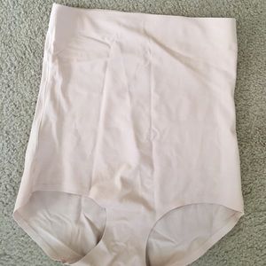 Skinny girl shape wear