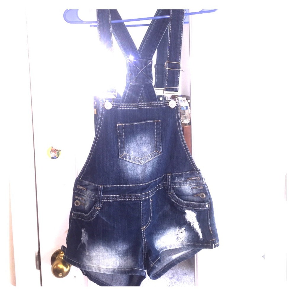 Short overalls