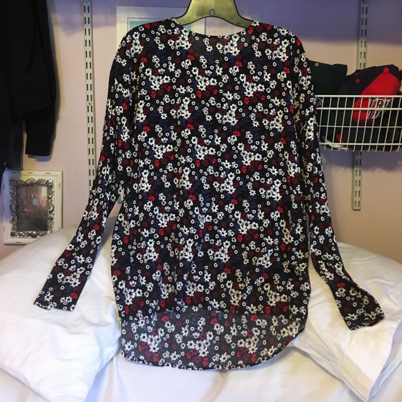 Kensie Tops - NWOT Kensie Floral Long Sleeve