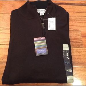 Brand new Men's light weight sweater size XL.