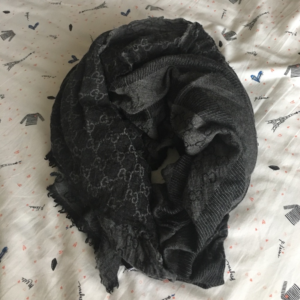 gucci scarf
