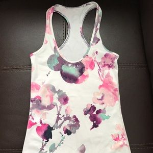 Lululemon tank