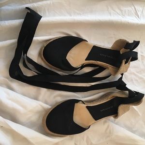 Tommy navy espadrilles with rattan details & laces