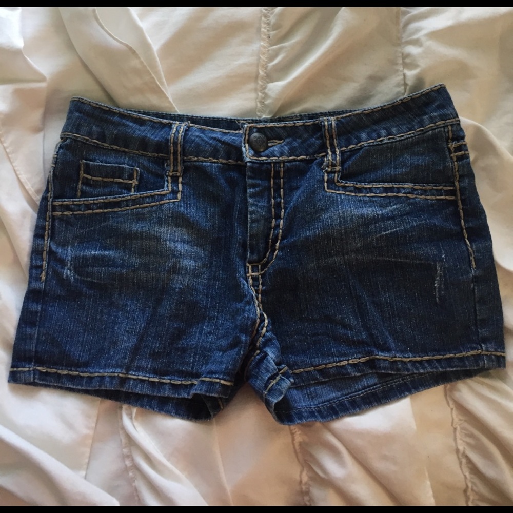 💙 Denim shorts