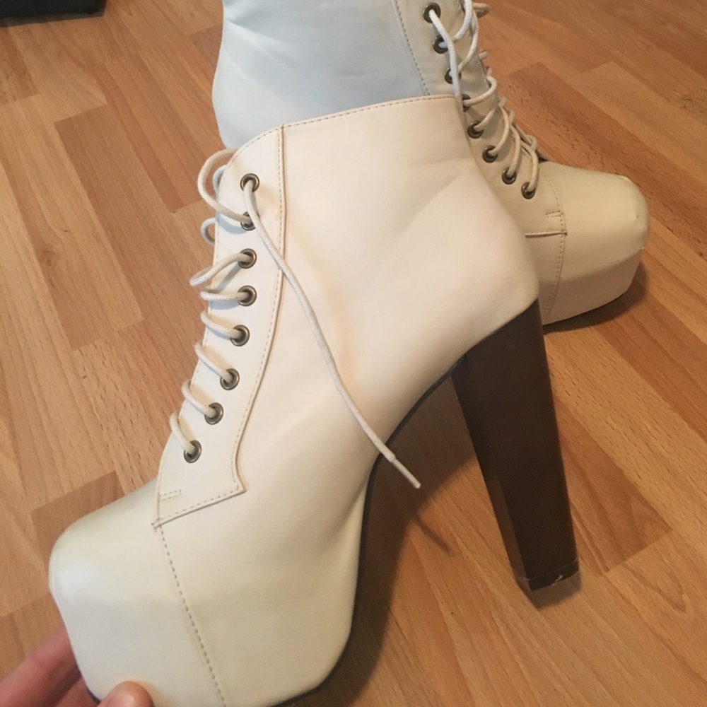 CHARLOTTE RUSSE PLATFORM BOOTIES HEELS WHITE LACES