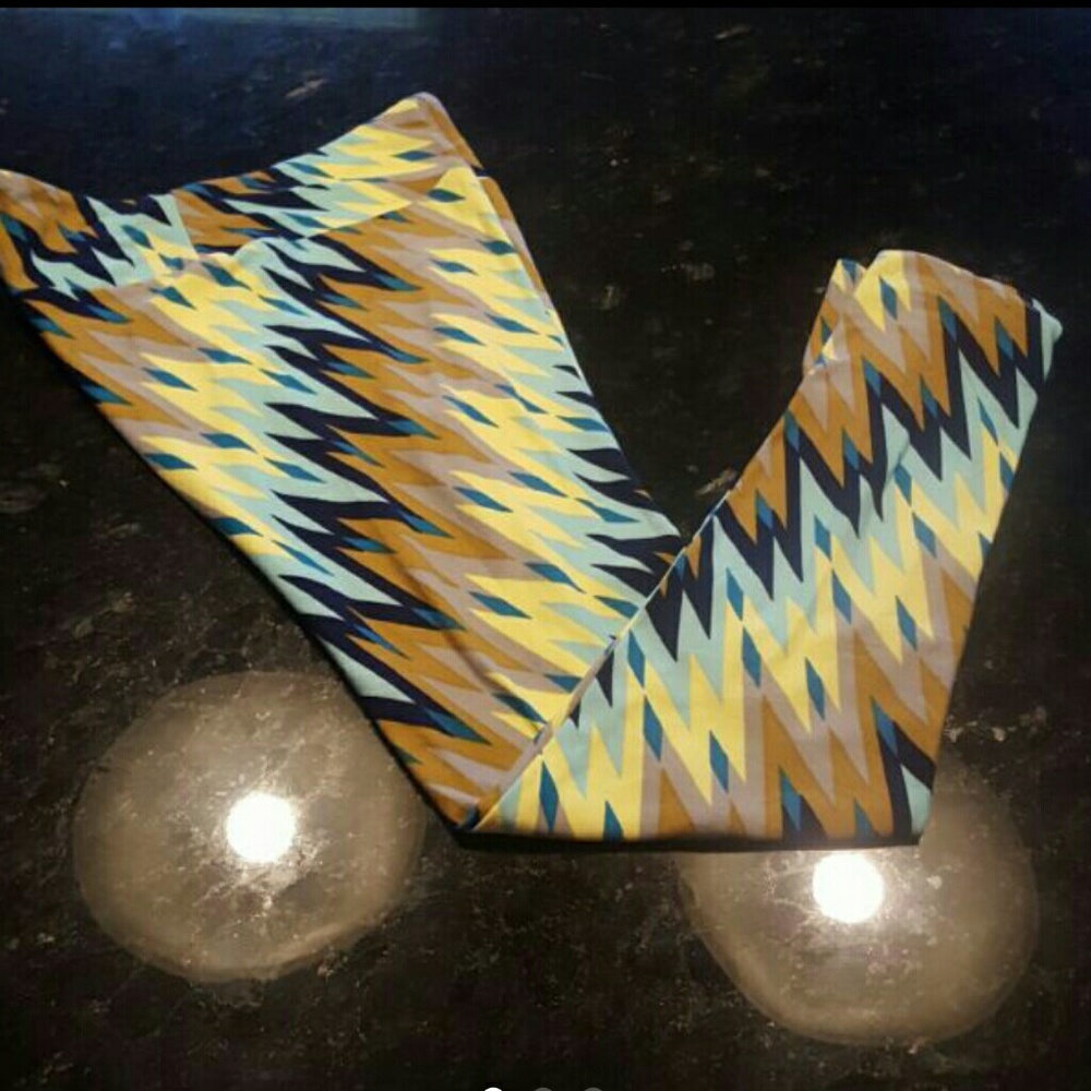 NWOT LULAROE LEGGINGS ONE SIZES