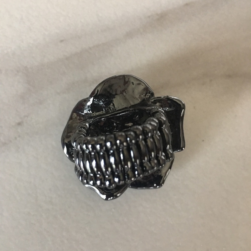 Flower Cocktail Ring - Picture 3 of 3