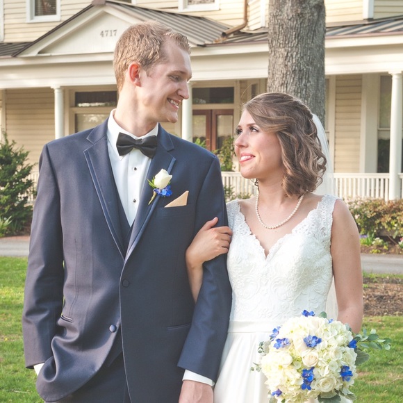 Meet your Posher, Sara Ann - Picture 2 of 4