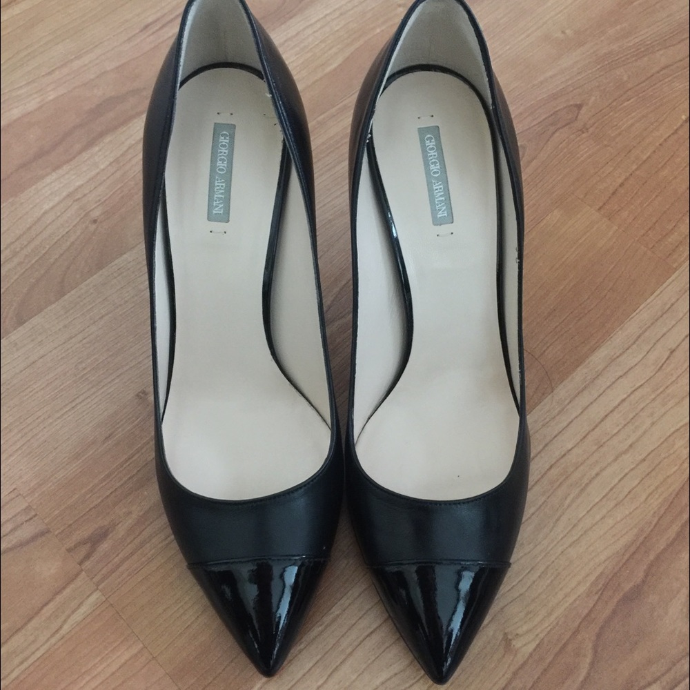 NEW! Giorgio Armani black heels US Size6/36