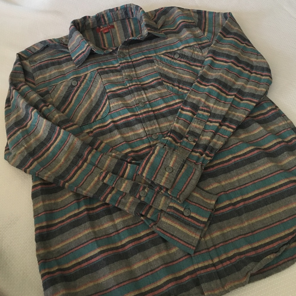 Casual button down - Picture 5 of 6