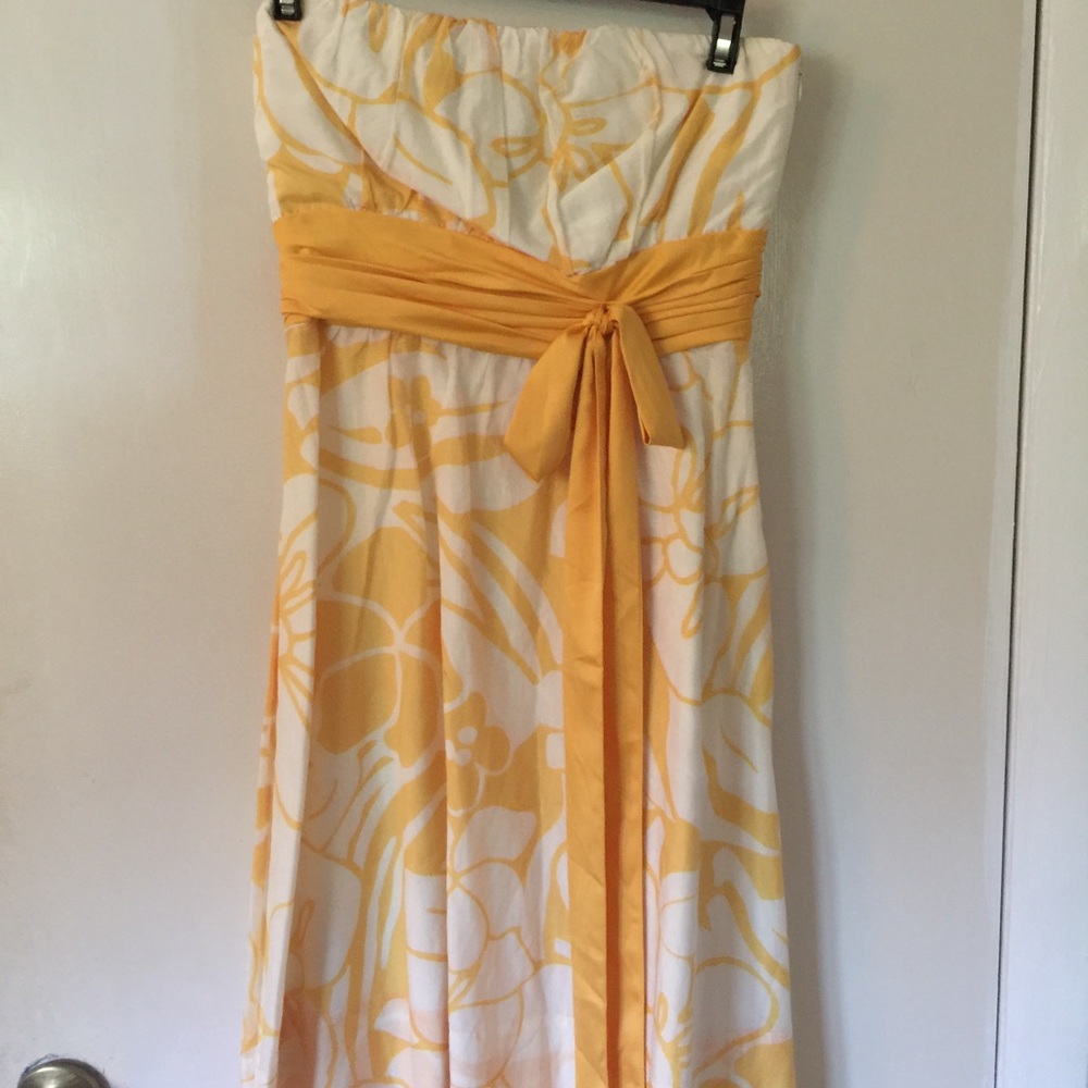 Limited strapless dress