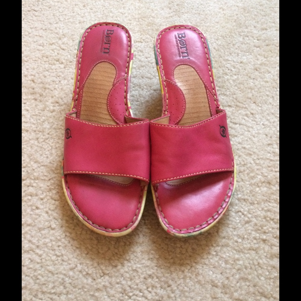 Born Wedge Sandals Size 9