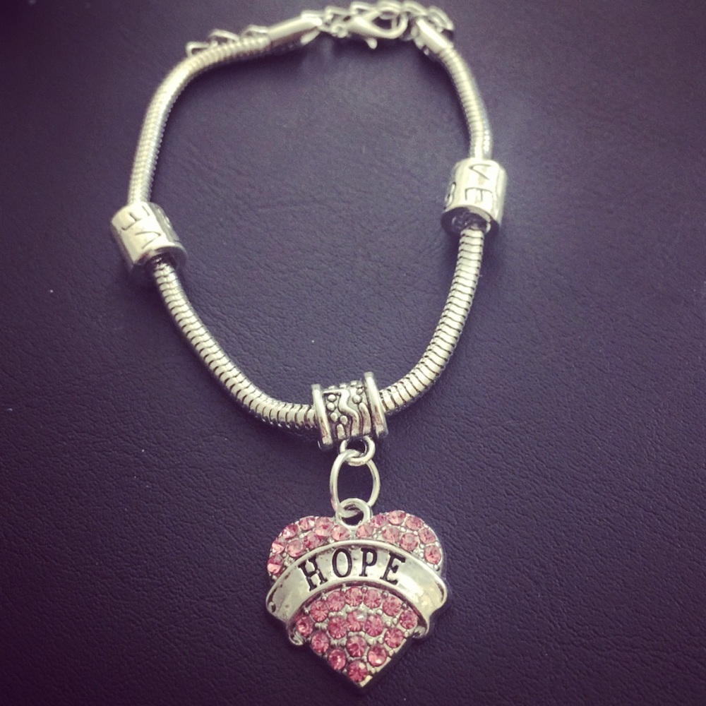 "HOPE" RHINESTONE HEART BRACELET!!💓
