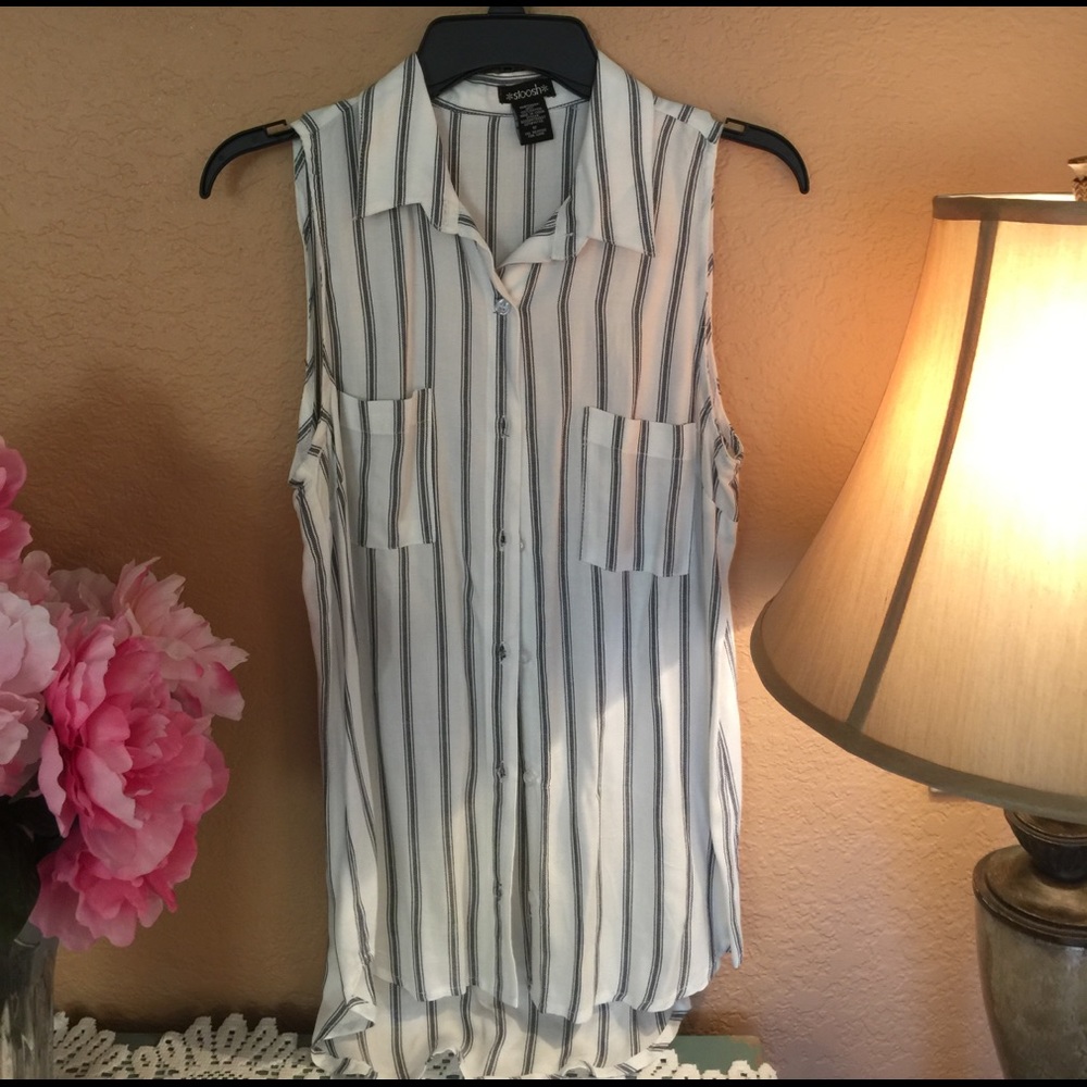 Size M Stoosh blouse.