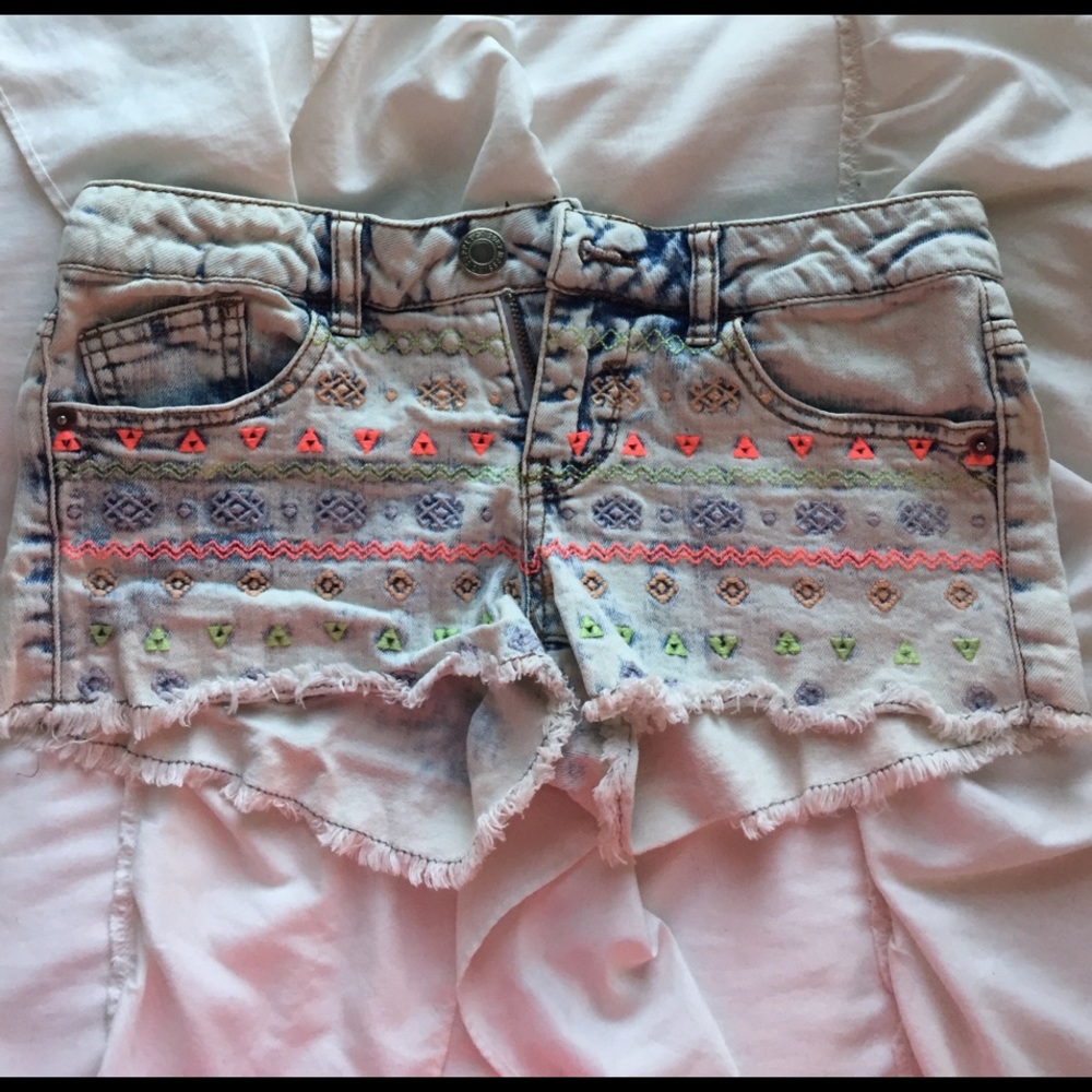 💙 Aztec shorts Barely worn