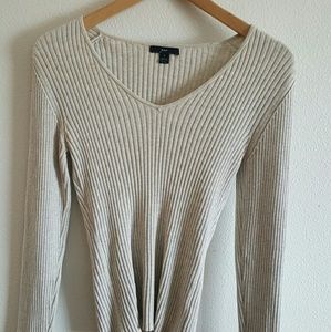 Gap sweater