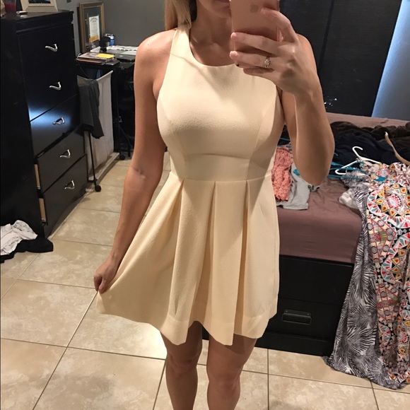 Lulus Dresses & Skirts - Lulu's size small cream skater dress