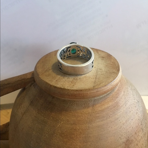 Emerald Adoree Ring - Picture 2 of 3