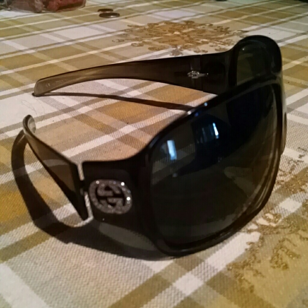 Reduced...Authentic Gucci sunglasses