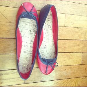 Size 9 Chaps red and navy flat with cute bow