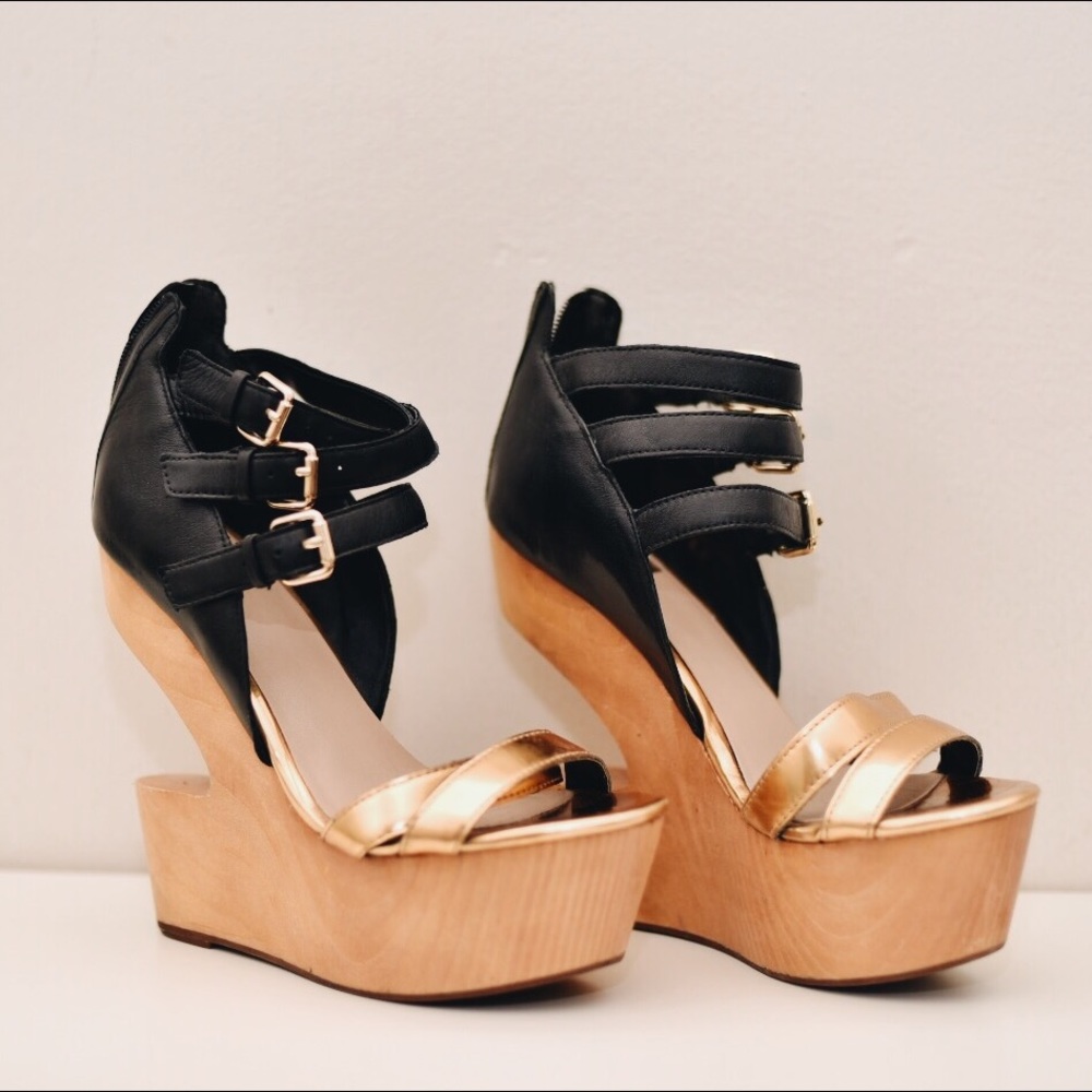 DV8 by Dolce Vita Platform Wedge Sandals