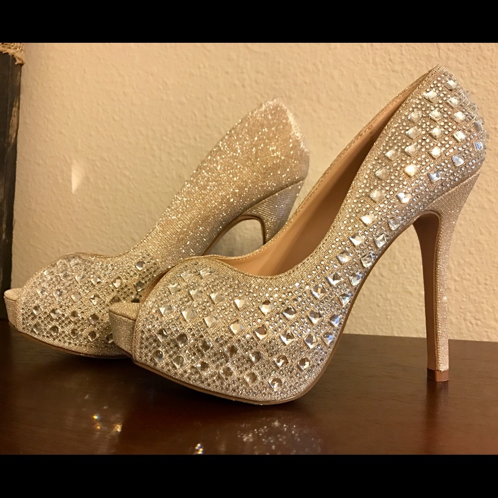 Gorgeous Lauren Lorraine heels!!