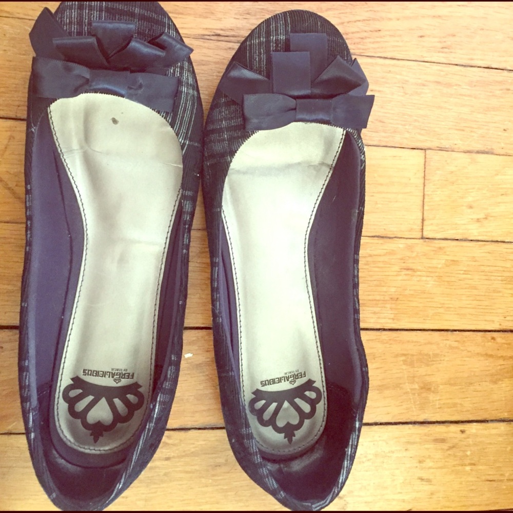 Cute navy patterned flats