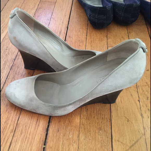 Size 9 Gucci suede platforms - Picture 3 of 3