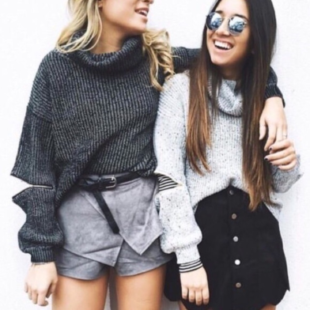 ISO in search of LF TURTLEneck grey elbow zip