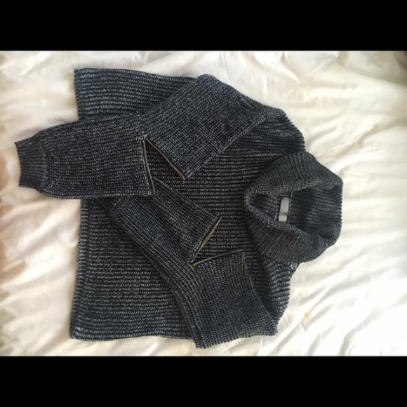 ISO in search of LF TURTLEneck grey elbow zip - Picture 3 of 3