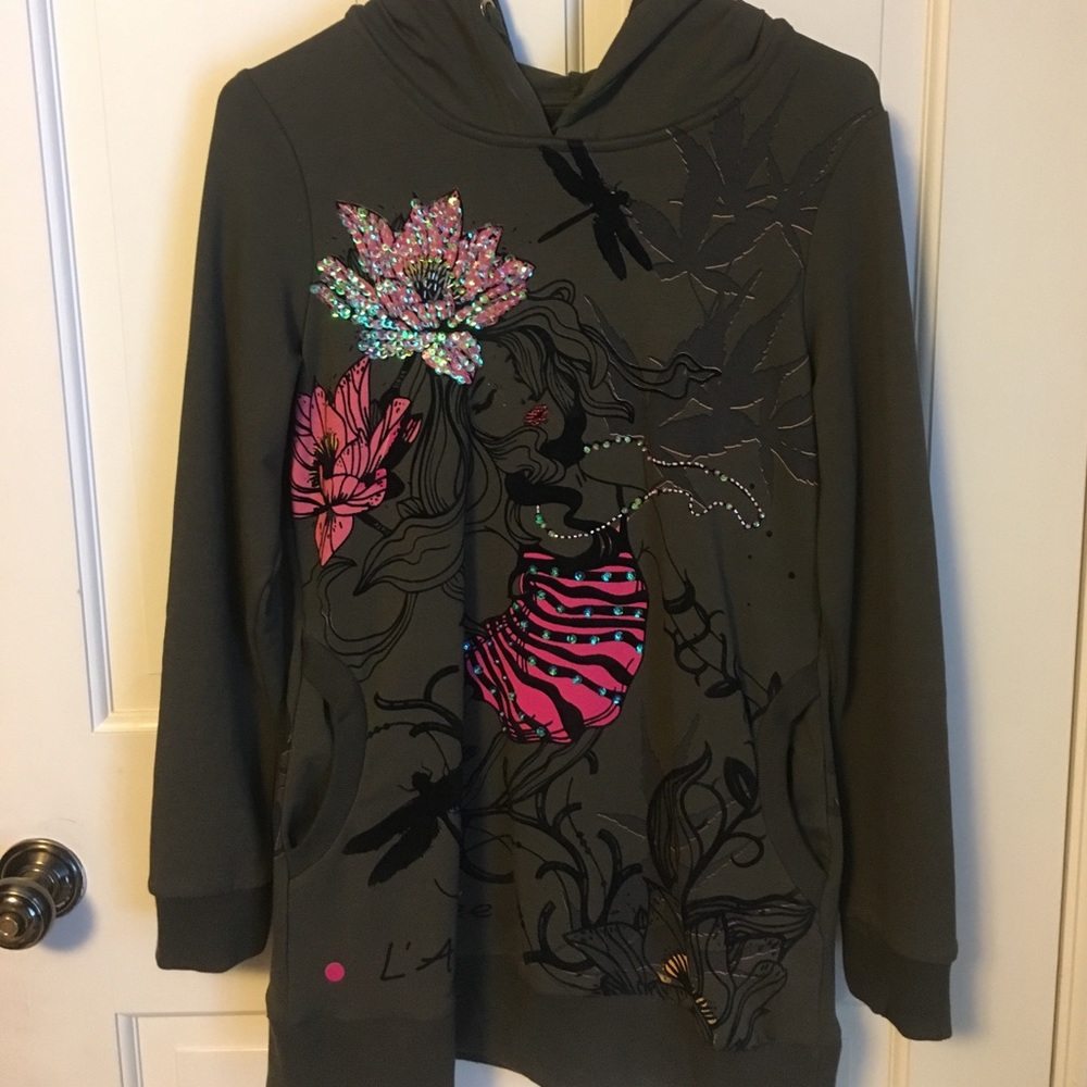 NWT olive sweatshirt with sequins/design size M-L