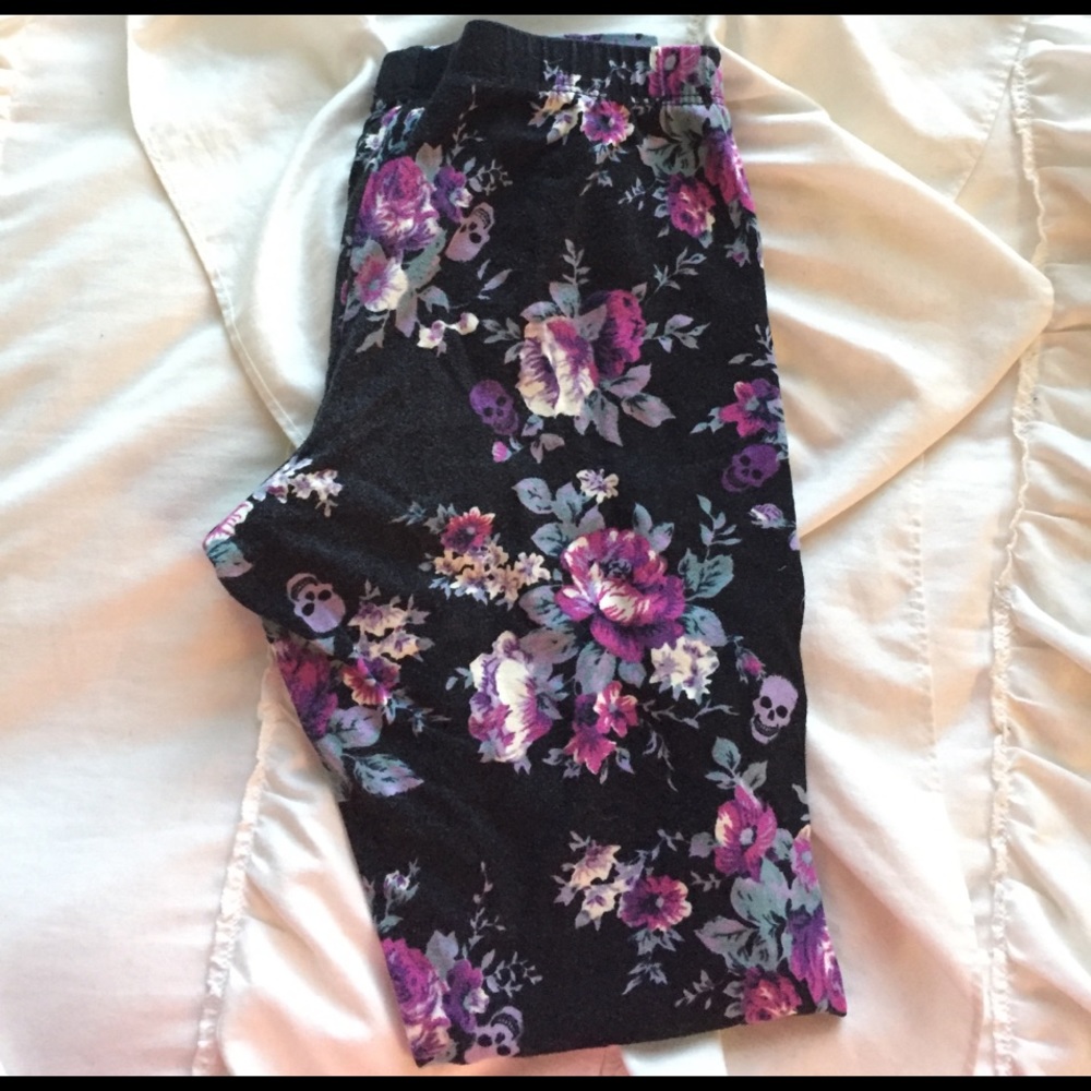 💜 Skull and Rose Print leggings