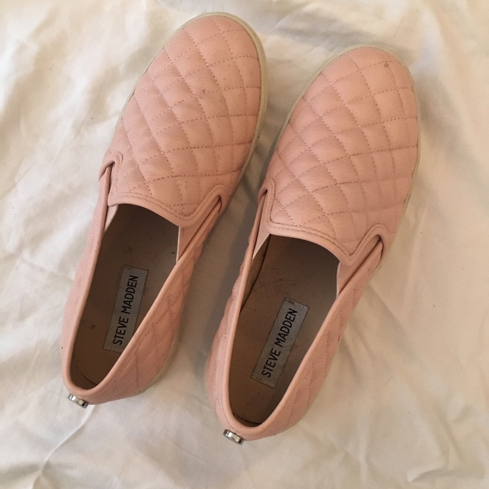Steve madden Pale pink quilted slip on