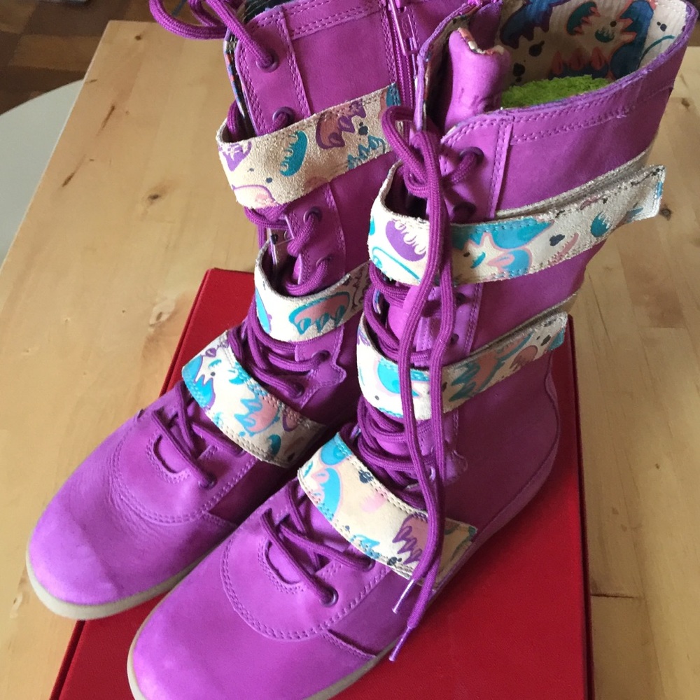 NEW UGGs Pre-Production Sample Limited Edition. Size 7