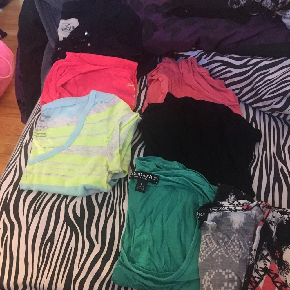 Regular shirts on the left&crop tops on the right