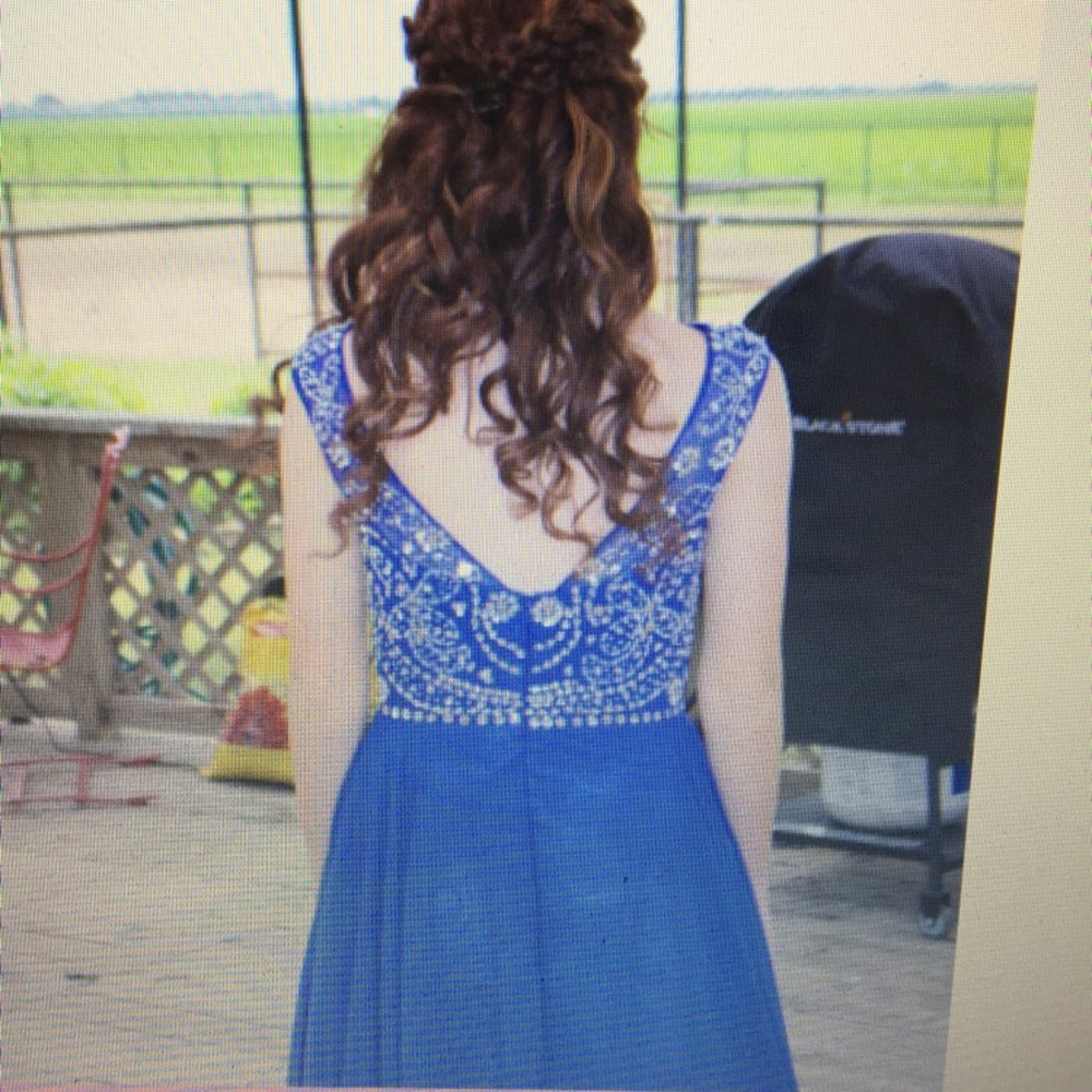 •••Prom Dress••• - Picture 3 of 4
