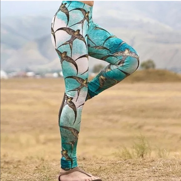 Milk Fiber Leggings M, L, XL Avail - Picture 6 of 6