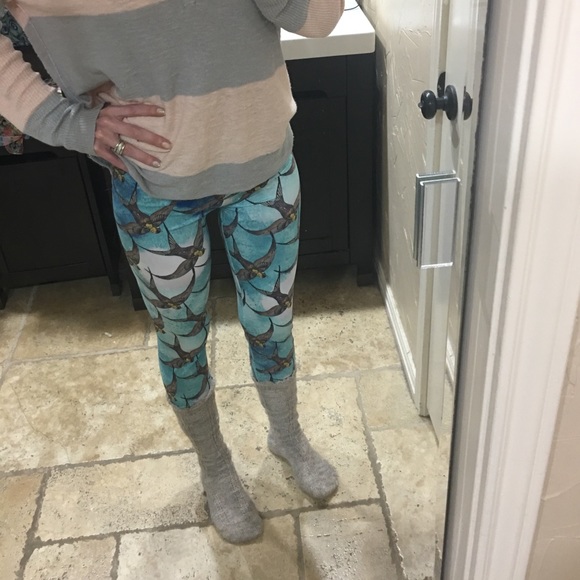 Milk Fiber Leggings M, L, XL Avail - Picture 4 of 6