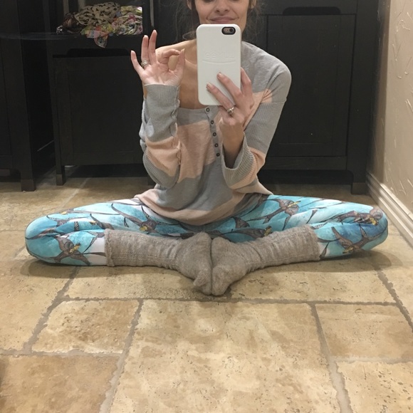 Milk Fiber Leggings M, L, XL Avail - Picture 2 of 6