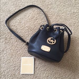 Michael Kors Jules Leather Drawstring bag