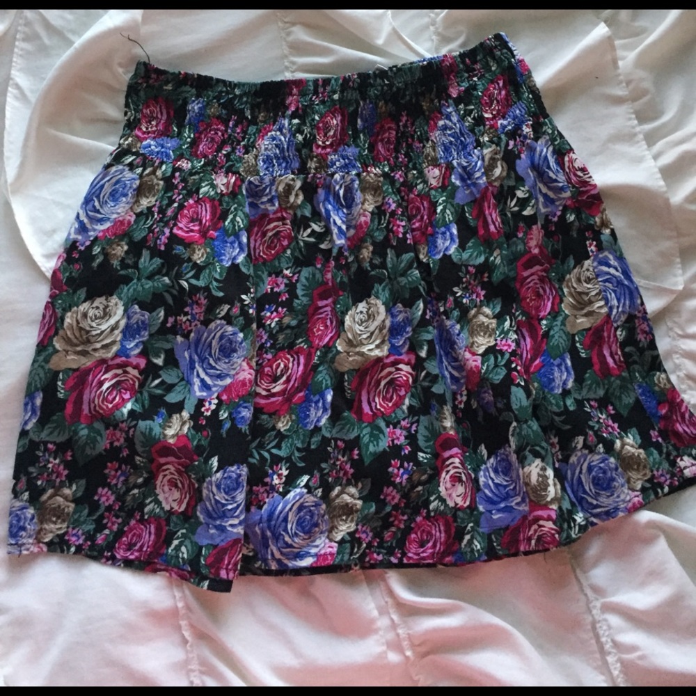 🌷 Flower print flowy skirt
