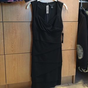 WhiteHouse Black Market. Size 4 slimming dress NEW