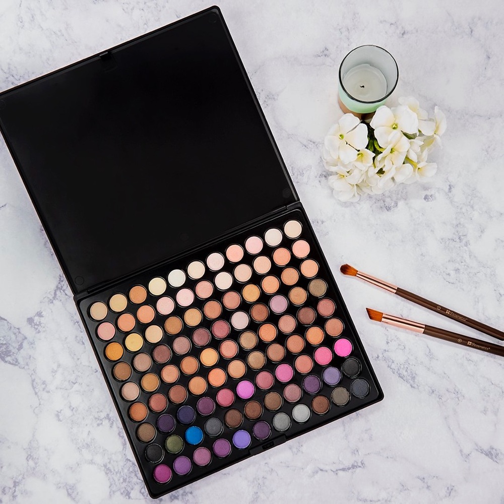 💥SALE💥 Urban Luxe 99 Color Eyeshadow Palette