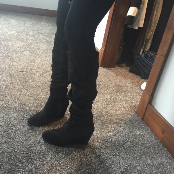 shoedazzle suede boots