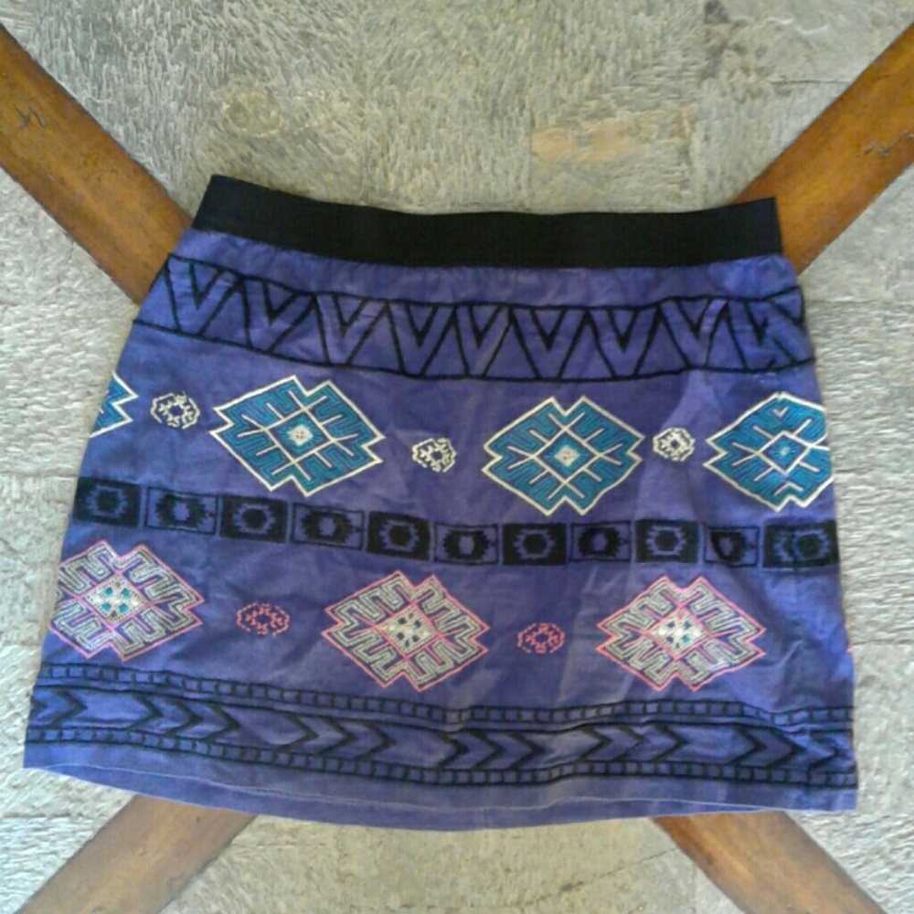 AMERICAN EAGLE TRIBAL MINI SKIRT
